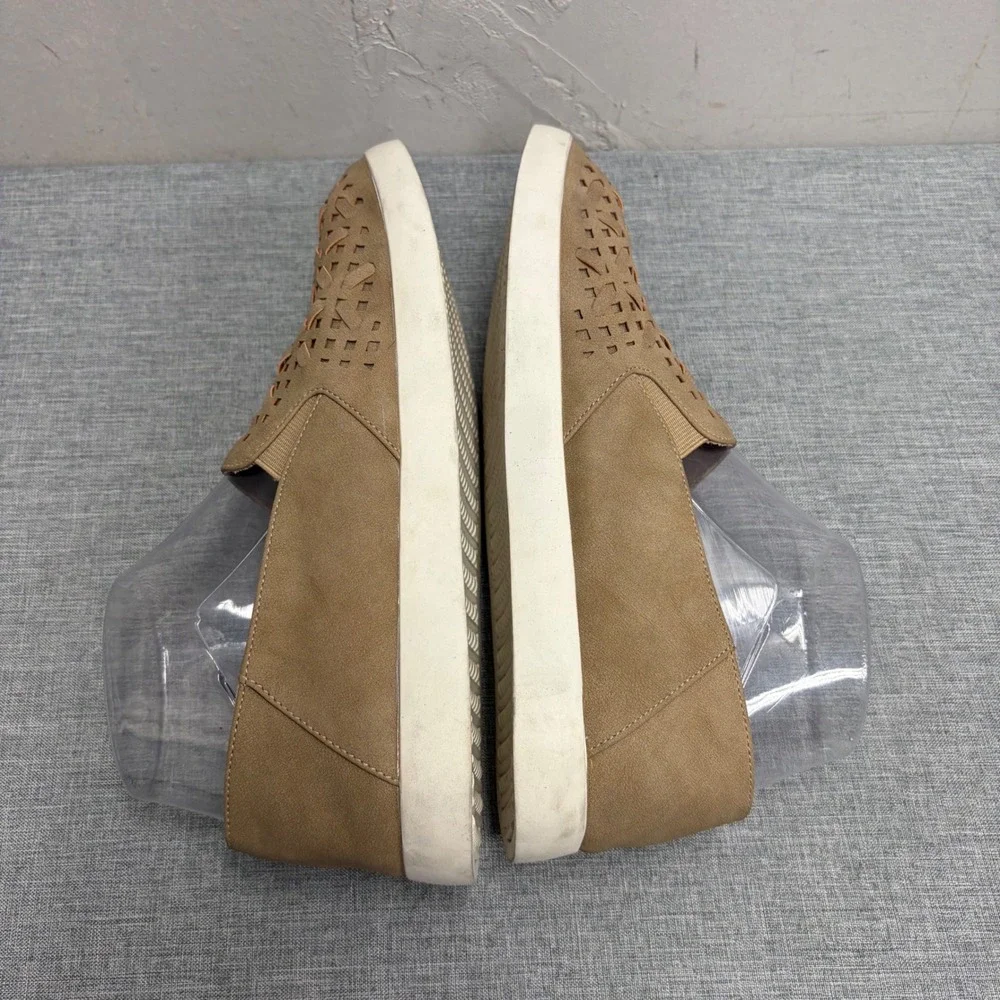 Yellow Box Omlee Sneakers Womens 7.5 Tan Woven Laser Cut Slip On Flats Shoes